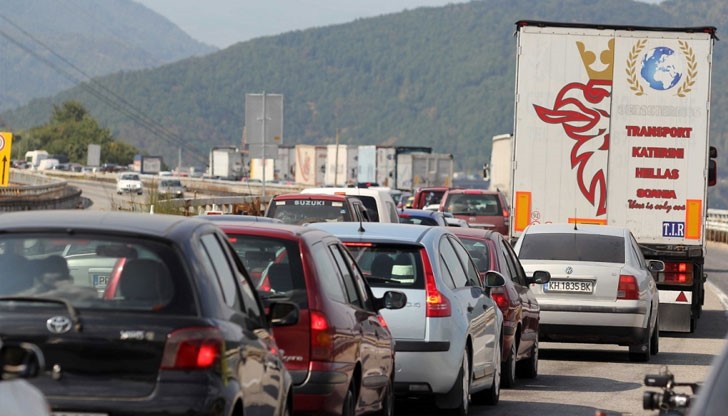 Всички, които се насочват към София по магистрала "Хемус", да използват обходни маршрути