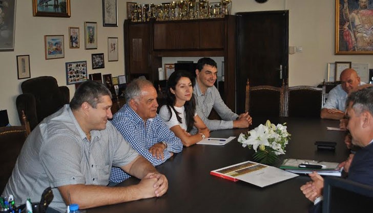 Кметът на Община Русе сподели на срещата, че застава плътно зад идеята Световното по волейбол да се организира в Русе