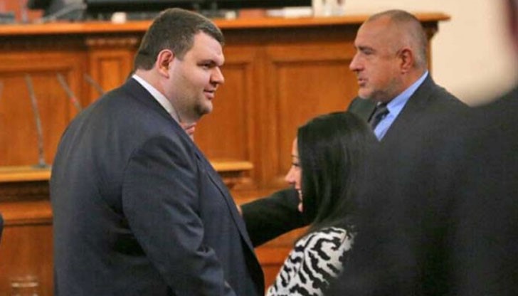 Два клана управляват България - на премиера и на Пеевски Два клана управляват България - на премиера и на Пеевски