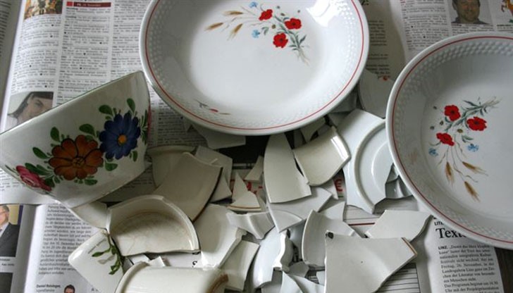 Не напразно хората казват, че живите цветя са за живите,а мъртвите - за мъртвите Не напразно хората казват, че живите цветя са за живите,а мъртвите - за мъртвите