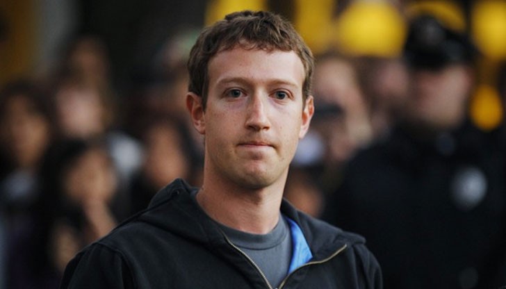 Повод за това стана свалената от социалната мрежа снимка известна като "Момичето запалено с напалм"