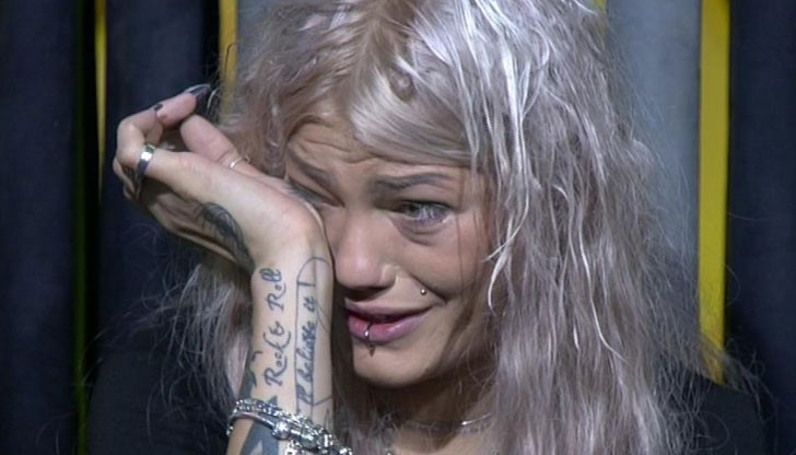 Аз съм горд сирак. Излязох от там и се борих с всичко сама Аз съм горд сирак. Излязох от там и се борих с всичко сама