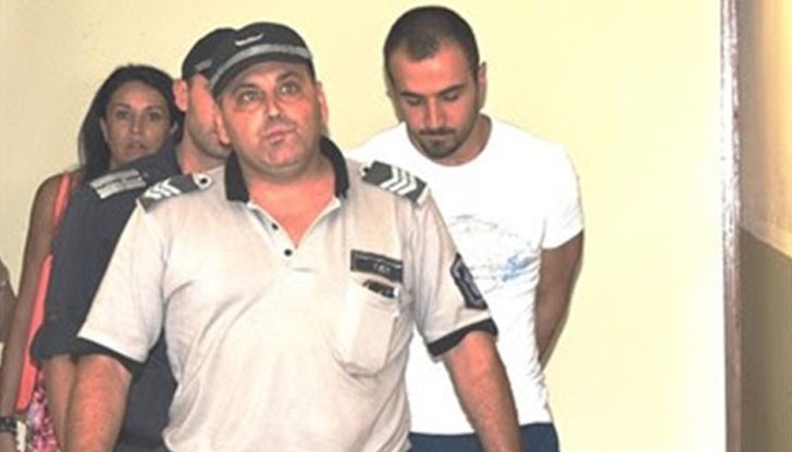 Крадците на коли са сред най-ловките и хитри престъпници, само с изпипани акции могат да ги вкарат в пандиза Крадците на коли са сред най-ловките и хитри престъпници, само с изпипани акции могат да ги вкарат в пандиза