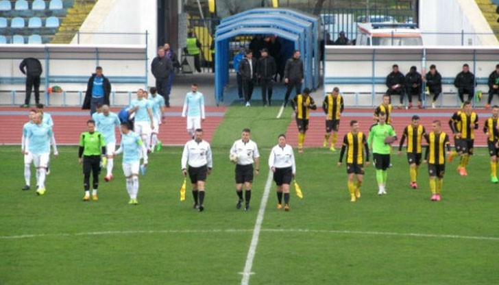 Умората от трите тежки мача сгромоляса футболистите от Дунав