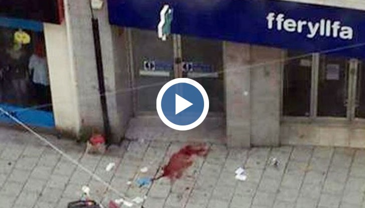 Мъж и жена са били наръгани до смърт в един от най-натоварените шопинг центрове