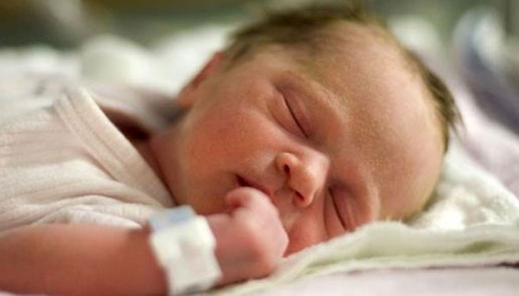 Вместо заобиколено от щастливи родители, малкото момиченце е трябвало да прекара първите си няколко часа на бял свят в битка за собствения си живот / Снимката е илюстративна/