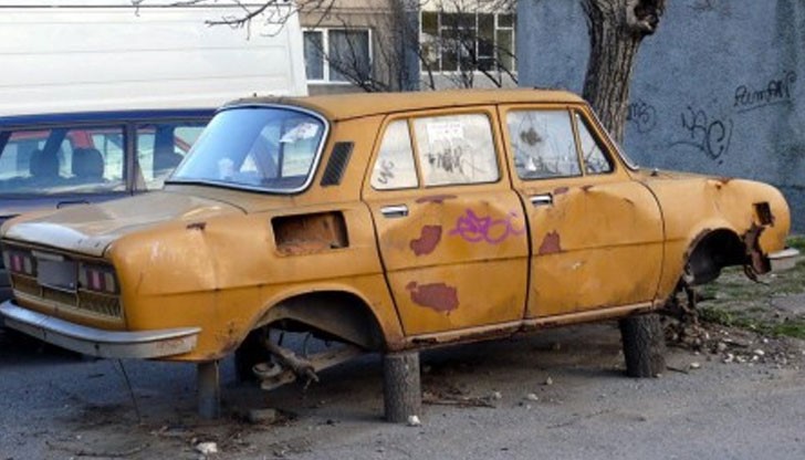 Общинският съветник Иво Пазарджиев не се свени да повдига по-особен кръг от въпроси пред кмета и неговата администрация