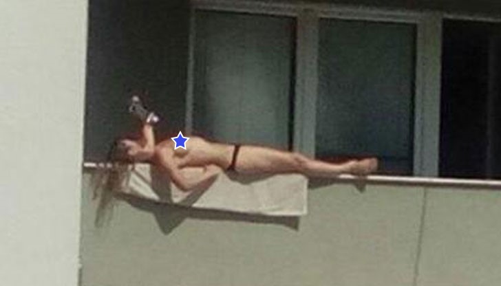 Снимката е направена от съсед на дамата и вероятно неин поклонник