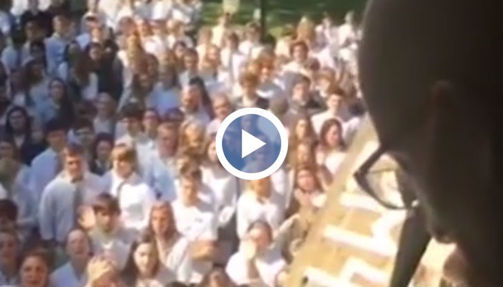 Децата искали да окажат подкрепа на учителя си в трудния за него момент