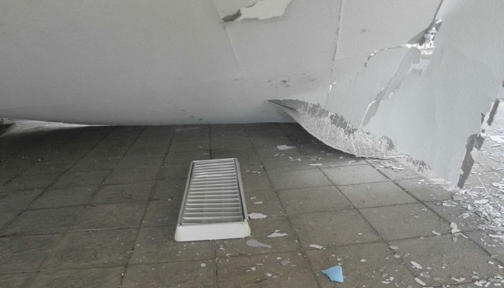 Осмокласник е пострадал при падането на тавана в Немската гимназия в Бургас
