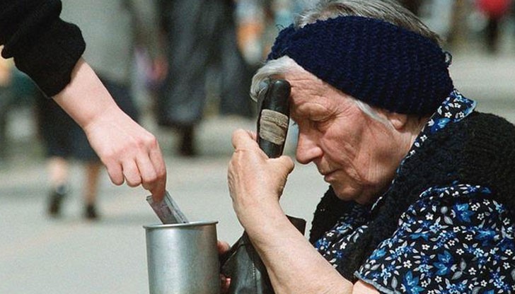 Линията на бедност за страната ни е 325 лева, като под нея живеят 34 % от населението Линията на бедност за страната ни е 325 лева, като под нея живеят 34 % от населението