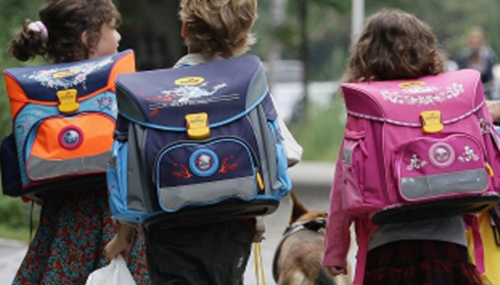 Учителите и родителите ще си общуват чрез бележник за кореспонденция Учителите и родителите ще си общуват чрез бележник за кореспонденция