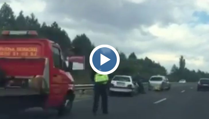 Катастрофа на около 20 км от София по пътя за Пловдив блокира "Тракия"