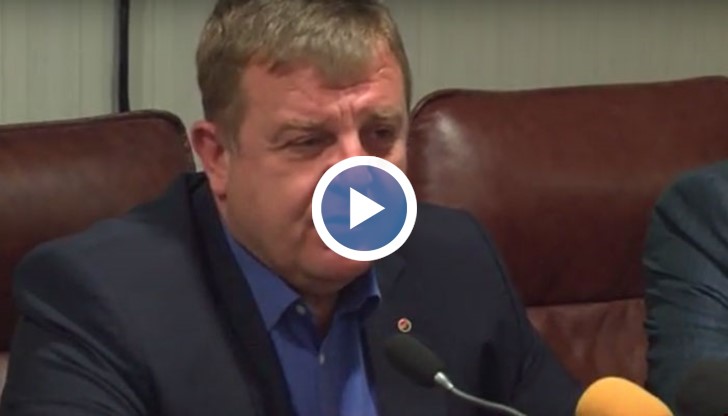 Кандидатът за президент Красимир Каракачанов и кандидата за вицепрезидент Явор Нотев дадоха пресконференция днес в Русе