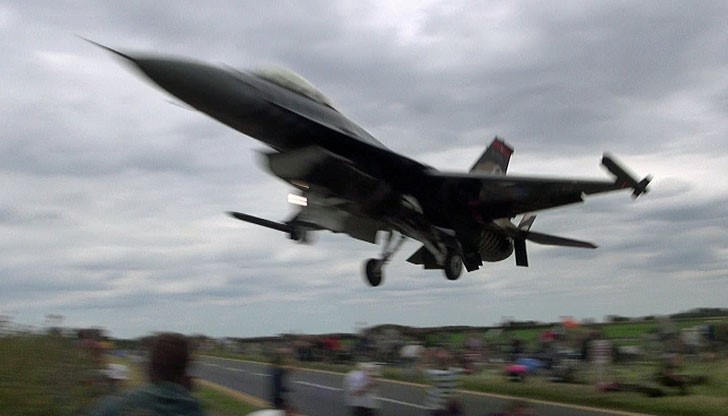 Изтребителят е унищожен от преносим зенитен комплекс Stinger