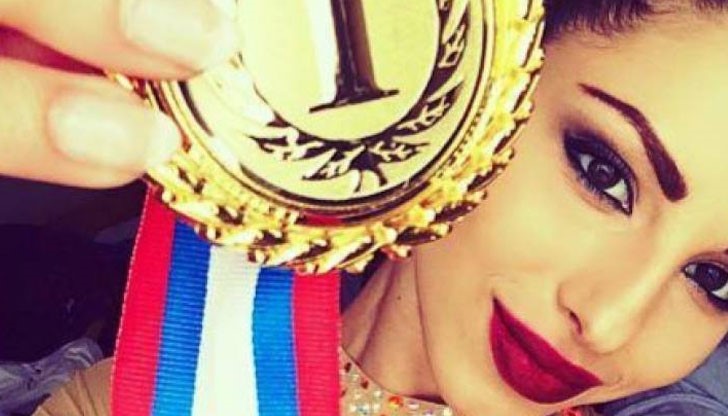 Един ден ще се усмихна, обещавам ти, споделила Цвети Стоянова на Ренета Камберова Един ден ще се усмихна, обещавам ти, споделила Цвети Стоянова на Ренета Камберова