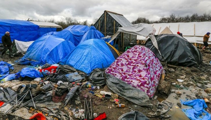 Хиляди настояват за затварянето на мигрантския лагер "Джунглата“