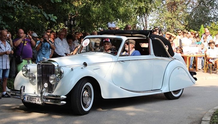 Уникалната кола е собственост на бившия кмет на Хасково Георги Иванов