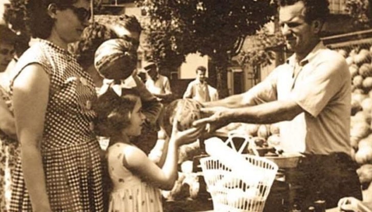 Ще бъдат представени биологично здравословни храни - месни деликатеси от Бачково, краве и овче сирене, мляко, кашкавал от Угърчин, зърнени храни и продукти, плодове от Русенска област, ядките на фирма "Кени" и много други