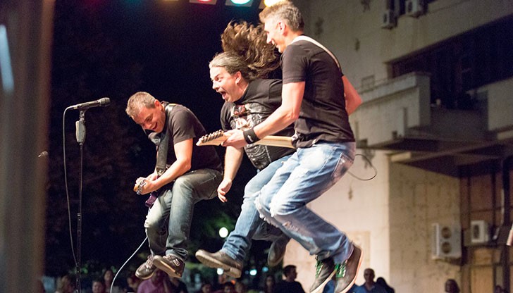 Грийн рок фест събра хиляди фенове на рока в Русе