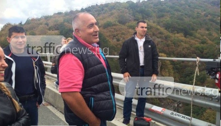 Премиерът внезапно спрял на моста на Клисура като видял смелчаците