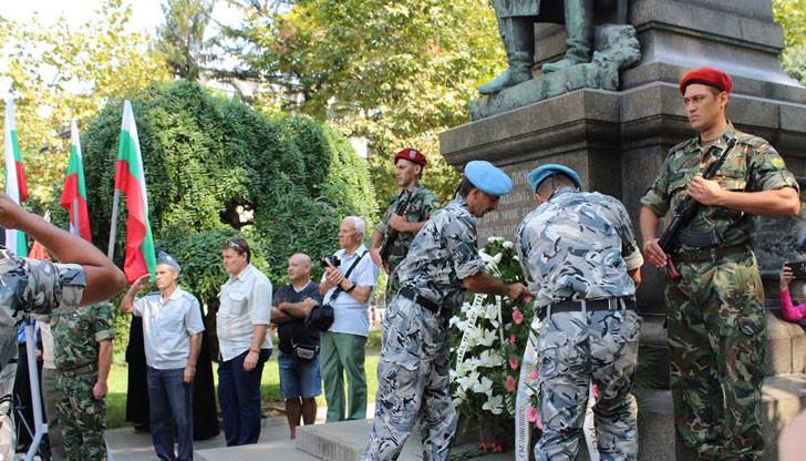Днес, на пл. „Ал. Батенберг“, пред Паметника на загиналите през Сръбско-българската война, се проведе официална церемония