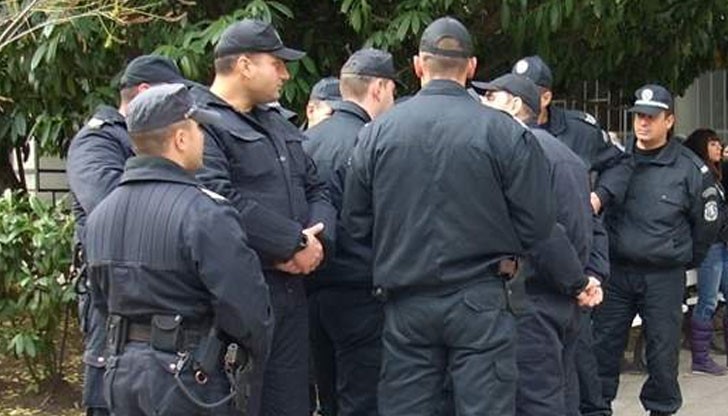 Не може служителите в МВР постоянно да мислят какво ще им бъде орязано Не може служителите в МВР постоянно да мислят какво ще им бъде орязано