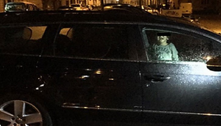 Докато детето плачело на паркинга, майка му се забавлявала в нощен клуб