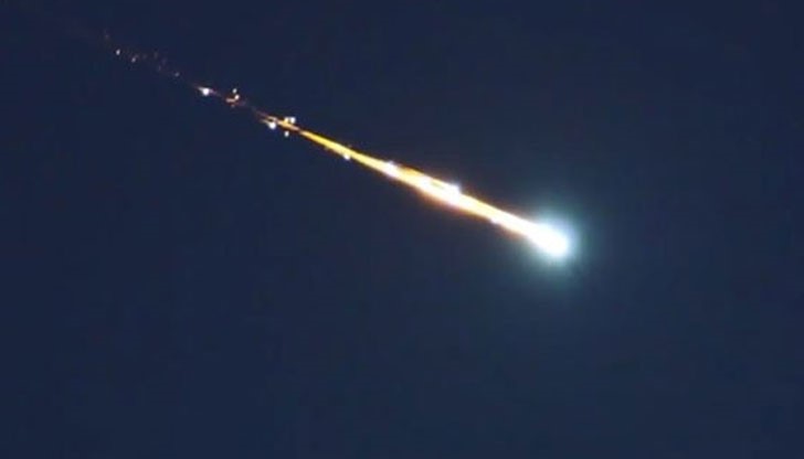Метеор предизвика искряща светлина и силни експлозии в небето над Кипър