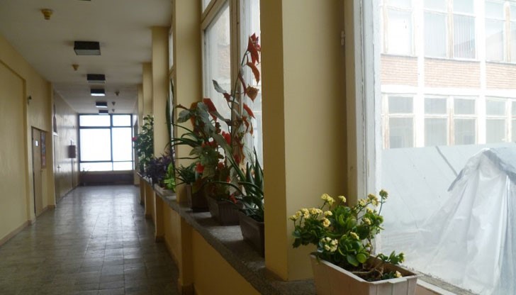 Девойката му връчила "правилник" за поведение Девойката му връчила "правилник" за поведение