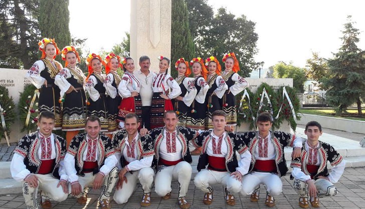 Русенските танцьори се представиха на 24 септември в раздел „Обработен фолклор”, в трета възрастова група