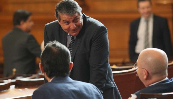 Александър Методиев е обвинен за заплахи над полицаи и злоупотреба с власт