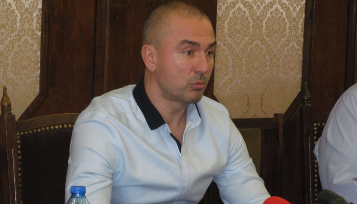 Симеон Симеонов поздрави треньора, играчите и благодари за невероятната подкрепа на публиката в мача с ЦСКА Симеон Симеонов поздрави треньора, играчите и благодари за невероятната подкрепа на публиката в мача с ЦСКА