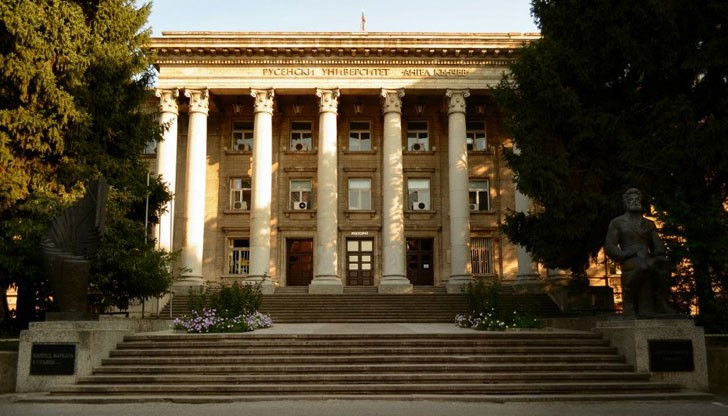 Висшето училище ще ги посрещне с тържествена церемония по откриване на Новата академична година на 12 септември