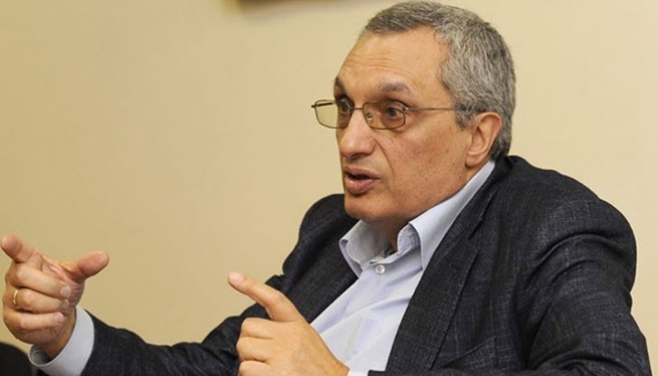 Ще продадем всичко за шест месеца, ако не ме питате на кого и за колко, казал вицето на Костов, Александър Божков Ще продадем всичко за шест месеца, ако не ме питате на кого и за колко, казал вицето на Костов, Александър Божков