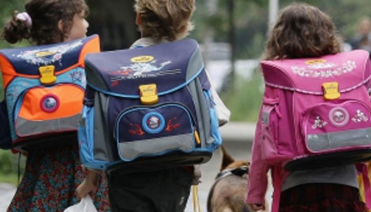 Между 50 и 100 лева брои всяко семейство на първокласник след родителските срещи, които се организират в навечерието на 15 септември Между 50 и 100 лева брои всяко семейство на първокласник след родителските срещи, които се организират в навечерието на 15 септември