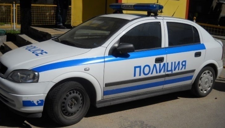 Малолетните са откраднали парите от оставена без надзор дамска чанта Малолетните са откраднали парите от оставена без надзор дамска чанта