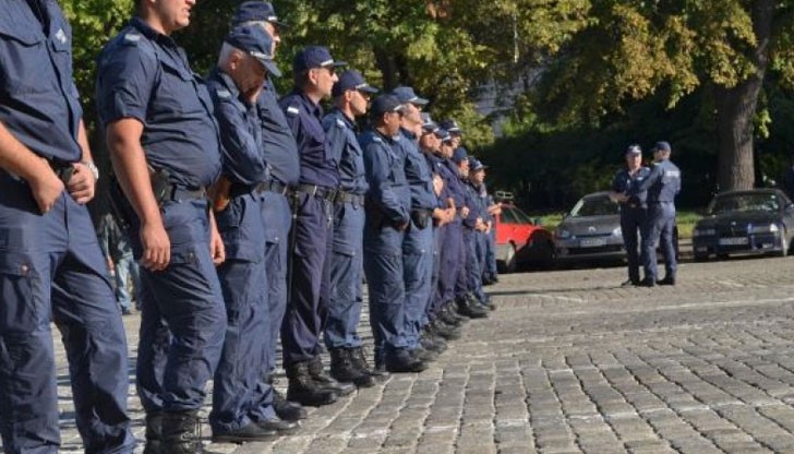 20-те заплати и 12-те дни бонус към отпуската остават! 20-те заплати и 12-те дни бонус към отпуската остават!