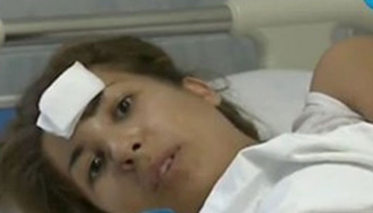 Майката, блъсната от лек автомобил на тротоар в Ямбол, спасила по-голямото си дете, като му извикала "Вики, бягай"