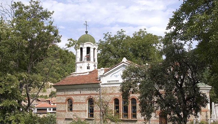 С пари от еврофондове вдигат нови храмове, възстановяват стари