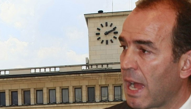 Отговорността за разхищенията се поделят между бившият гуверньор Иван Искров и настоящия Димитър Радев, който зае поста в края юли 2015 г Отговорността за разхищенията се поделят между бившият гуверньор Иван Искров и настоящия Димитър Радев, който зае поста в края юли 2015 г