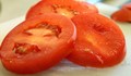 Знаете ли защо доматите губят вкуса си в хладилника?