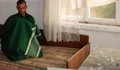 Бежанец се самонастани в къща край Харманли