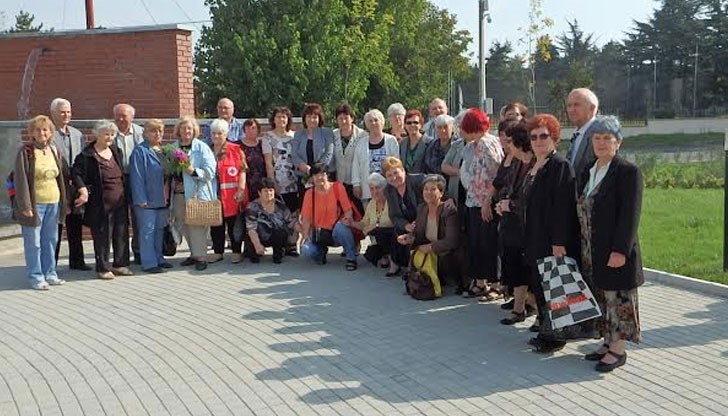 Празникът, посветен на Международния ден на възрастните хора, продължи повече от четири часа с много приятни изненади и емоции