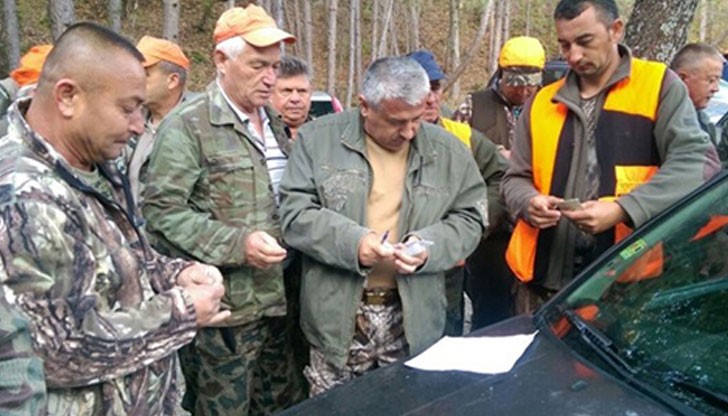 Ловът на яребица и кеклик е до края на ноември, на заек – до края на декември, а на фазан, токачка и водоплаващи – до края на януари 2017 година Ловът на яребица и кеклик е до края на ноември, на заек – до края на декември, а на фазан, токачка и водоплаващи – до края на януари 2017 година