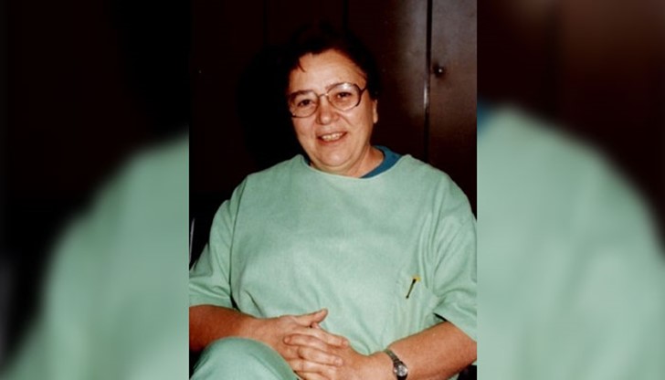 Вие се раздавахте на болните жени докрай, часове в операционната - винаги усмихната и спокойна Вие се раздавахте на болните жени докрай, часове в операционната - винаги усмихната и спокойна