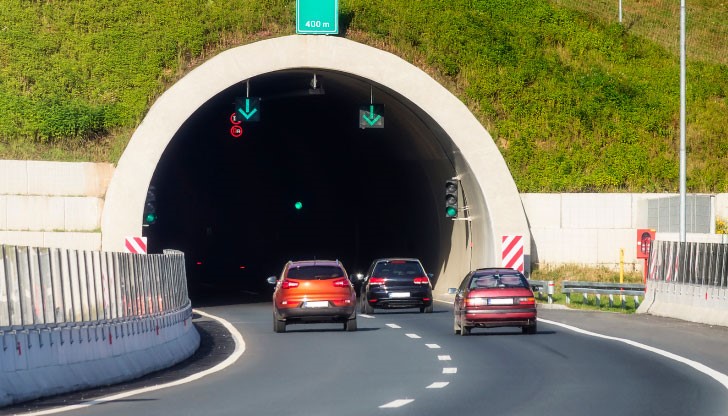 Предвижда се да се събират такси за преминаване на мостове, тунели и проходи