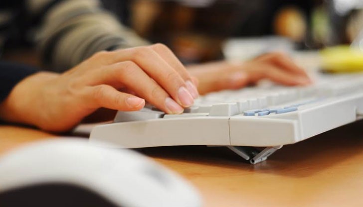 Приложението на Даниел елиминира дразнещото очите трептене на монитора в тъмното