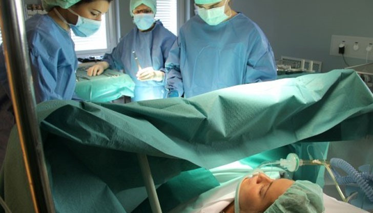 Задържането на детето в прегръдка е включено в болничната сметка!