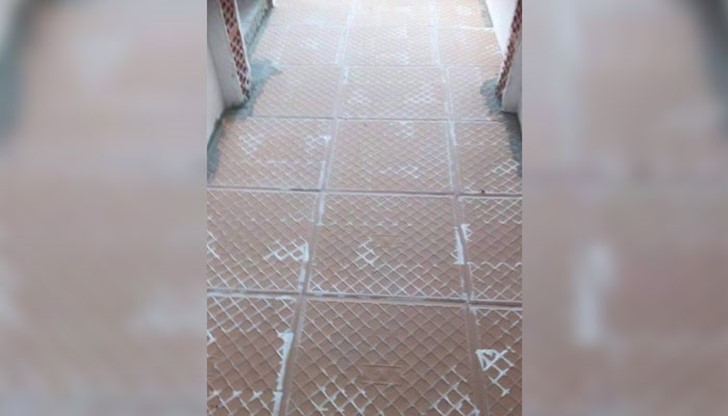 Снимката с ремонтирания коридор се превърна в хит в социалните мрежи